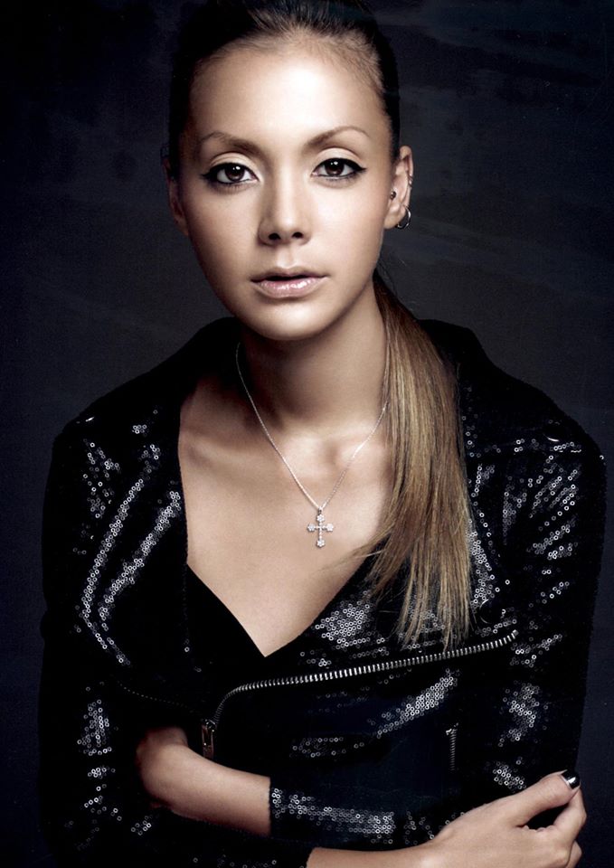 博多阪急 1階 ジャスティン デイビス にて 土屋アンナプロデュースの新作フレグランスを他店に先駆け 4 2に先行販売します 土屋アンナさんの来店イベントも4 2 15 30 開催します 詳細は T Co O81bwshkbk T Co Jslzed8hb8