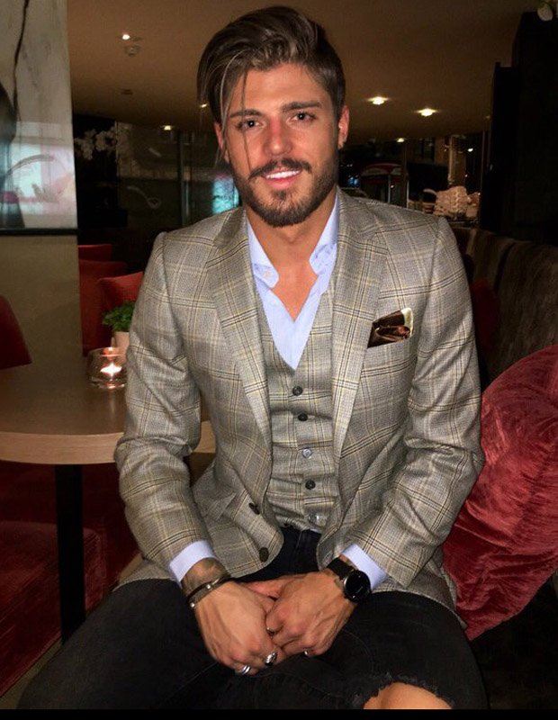 dailystar's tweet photo. 'I'm the happiest I've ever been now.' @SamReece finally breaks his silence
https://t.co/aznWPViTWd https://t.co/c8eDzI0iSo