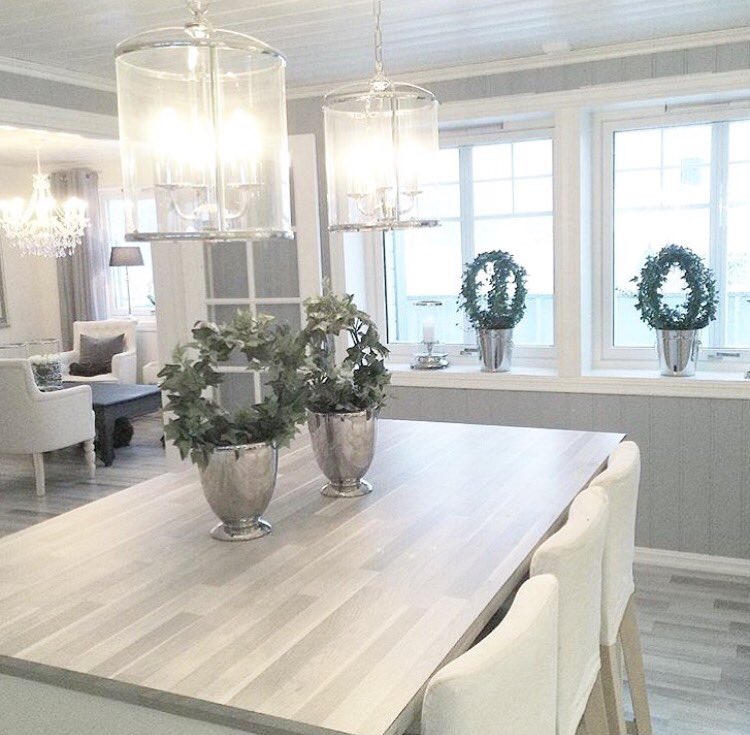 OceanBlueGlass's tweet image. Love this look💕