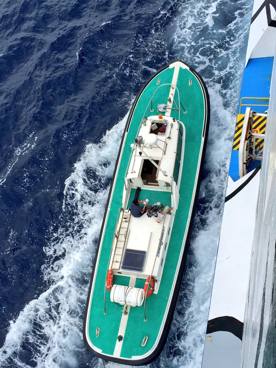 Massimoguerrera's tweet photo. #Bastia #Corse "Les #pilotines ...les yeux du capitaine dans l'enceinte du port". #cruising #ships  #seaports https://t.co/vMXTOTTwAy