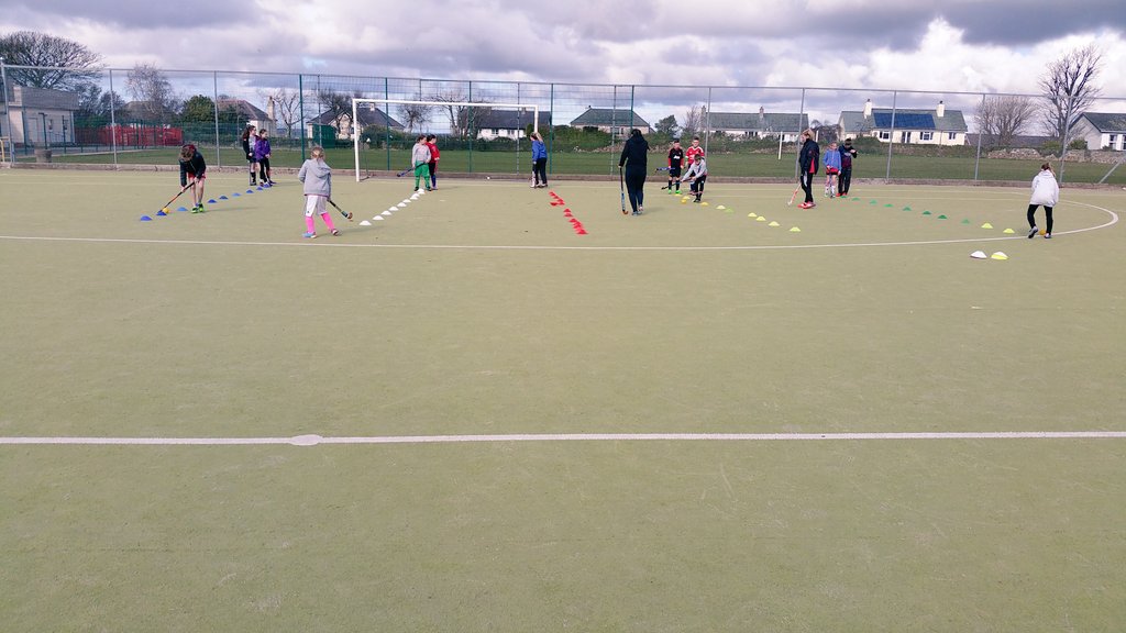 Wythnos gwych o hoci gyda bron i 30 o blant yn cymeryd rhan. Edrych ymlaen at wythos nesaf yn barod. #hockeywales