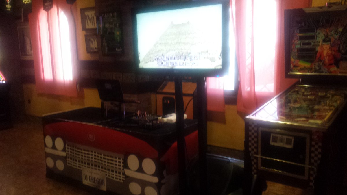 laventacafe's tweet photo. Recordamos que esta noche 31 marzo , tenemos fiesta Karaoke 23:30h https://t.co/D2CAnGsSER