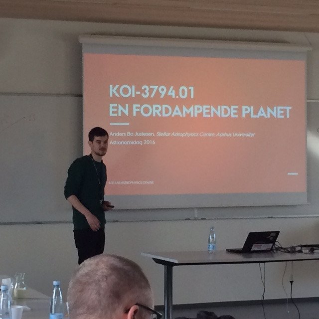 More pics from Astronomy Day! Jørgen, Vincent and Anders talks about stellar evolution and exoplanets <a href="/sacscience/">SAC</a>