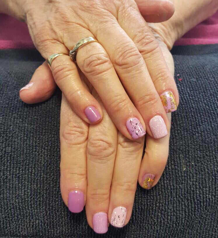 cherrybombgals's tweet photo. Nothing says Spring quite like these pink @CNDWorld #shellac and gold detail nails! #nails #frodsham #bblogger https://t.co/WLx0uBg2uP