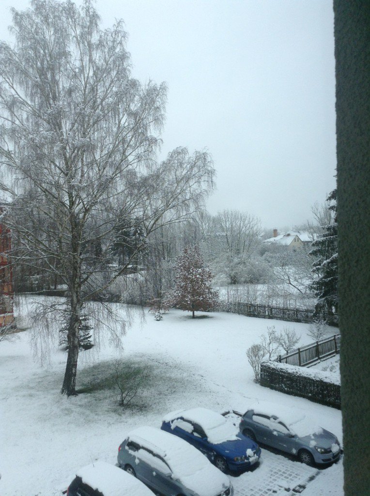 SassiMotorhead's tweet image. Yes, today's the 1st of April; yes, I took the picture today; no, that's not an April Fools' joke. #SnowInGermany