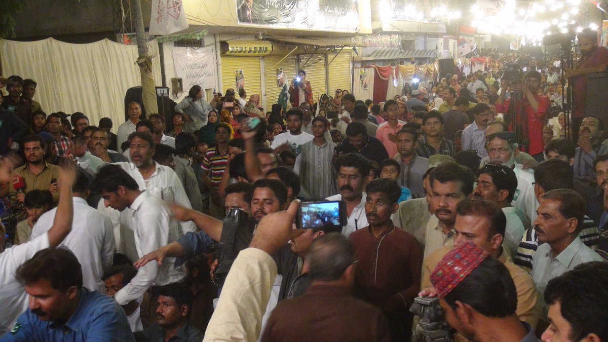 AapKiRaay's tweet photo. Ye Sailaab-e-Wafa watan hai ise rok nahi saktay #mustafakamal psp office opening in MirpurKhas @SyedMKamal71 https://t.co/pwjsvpBikT