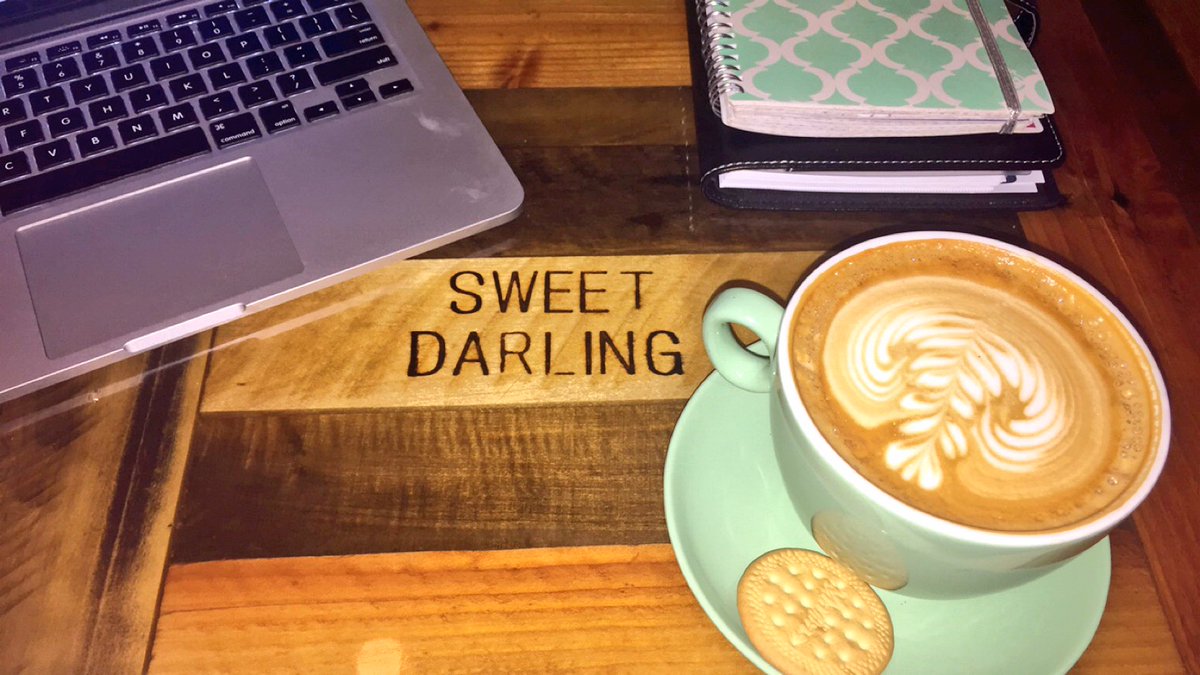 LuludotcomUK's tweet image. Good morning Lulu's! #FridayFeeling #LatteVainilla #WritingWithGrace #amwriting #ff #follow 😻