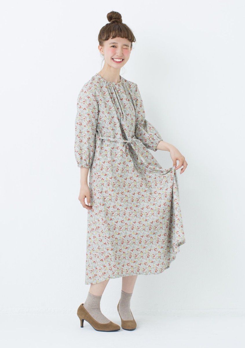 Cepo セポ 大人気 Cepo 柴田紗希コラボ第2弾 ワンピースを紹介 花柄の中にあるイチゴ柄がキュート T Co Eiqsseafjw T Co Qtpy9cqhil