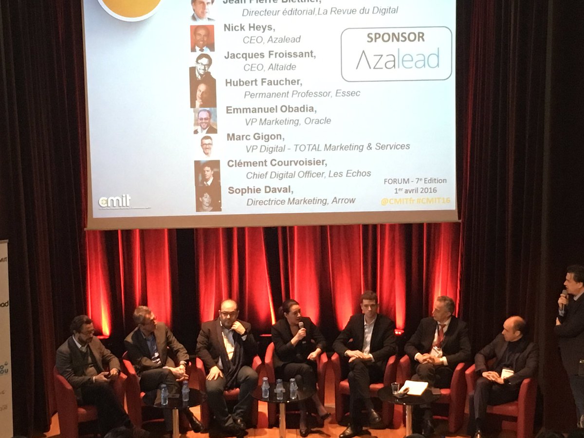 ArrowECS_Fr's tweet photo. Intervention de @SophieDAVAL1 @ArrowECS_Fr sur la place du directeur MKT à l'heure du digital.  #cmit16 https://t.co/peTvRN76xx