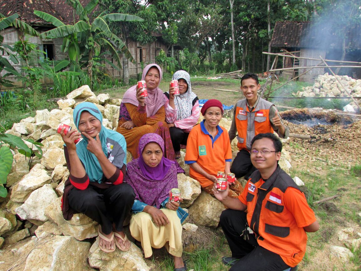 mazBujang's tweet photo. Ekspedisi #superqurban @rumahzakat menjangkau pelosok Grobogan (30/03). @mandiribisa @UNSberbagi https://t.co/ogxGnw3Zhn