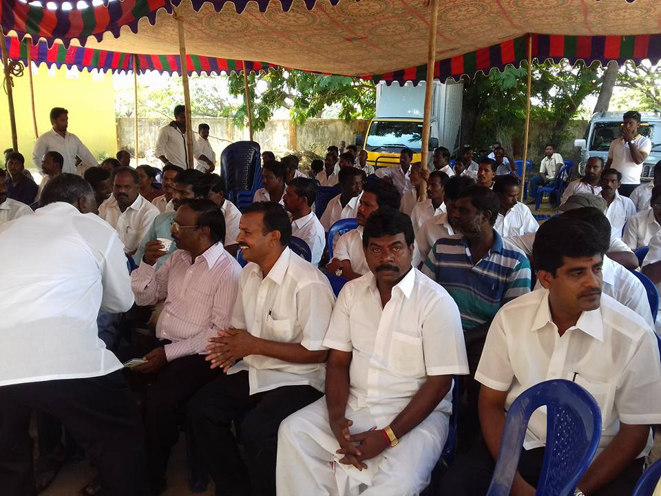 rameshrtr160's tweet photo. கட்சிதொண்டர்களை  உள்ளே அனுமதிக்காமல் பொதுமக்களை வைத்துநடத்துக்கிறார்
#உங்கள்_ஊர்_உங்கள்_அன்புமணி_கடலூர்
#Anbumani4CM https://t.co/4K3EdnNvzP