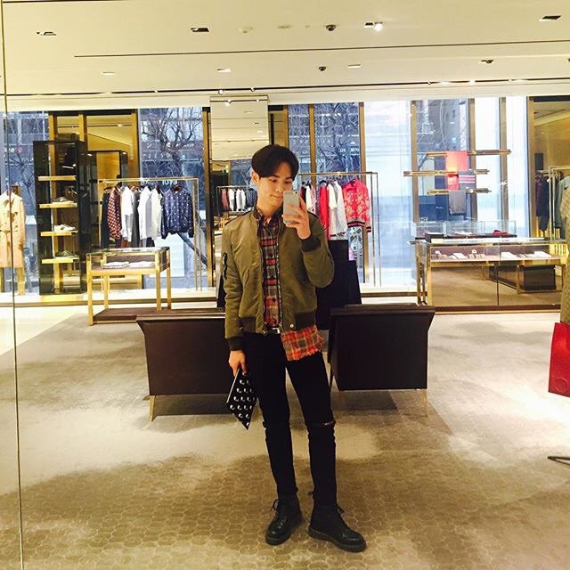 bumkeystagram's tweet photo. few days ago from @gucii https://t.co/aJucBf11Yy