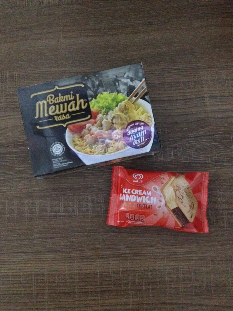 DVLisa's tweet photo. .... Cobaaaa-iinnn Makanan Yg Katanyaa Lagii Nge-Hitz .... https://t.co/5ohS9B6Zyd