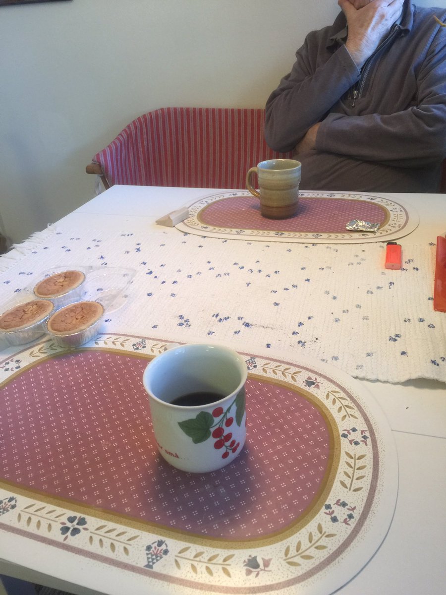 Lundmark91's tweet photo. Det är sånt här som förgyller mina dagar som hantverkare.. Den lille farbrorn gjorde min fredag https://t.co/zUQVUfqy7N