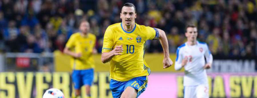 diarioas's tweet photo. Ibra pide 40 millones al año 💰💰💰 https://t.co/MS2pFVrRhR https://t.co/FjRkPCh0Fh