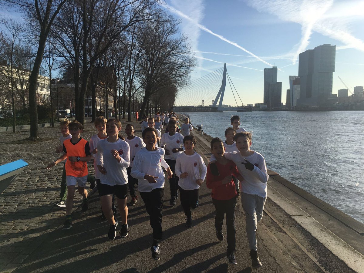 obslandje's tweet photo. Hard aan het trainen voor de kidsrun van de #rotterdammarathon https://t.co/SdG79VTVyf