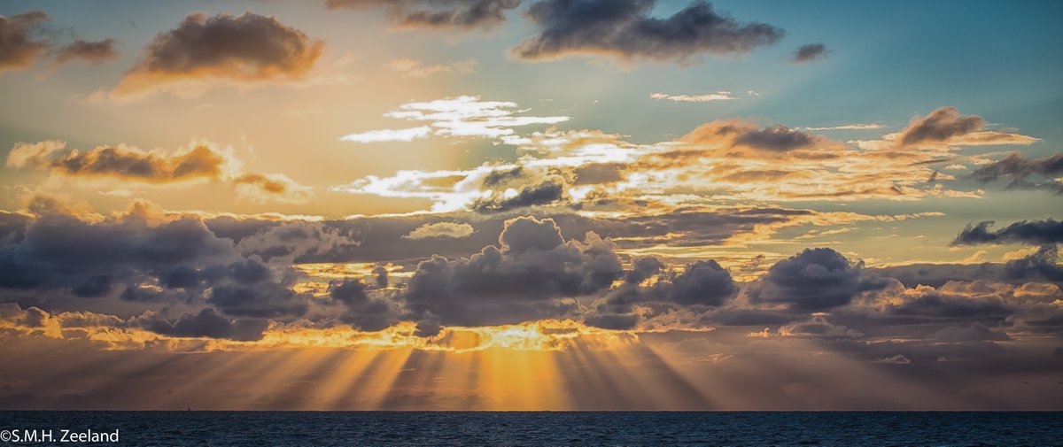 Havenlust's tweet photo. “The best way to predict your future is to create it”  #photography  #stormhour  #LoveTwitter  Do you like this?  ❤ https://t.co/SAS1IWWl8c