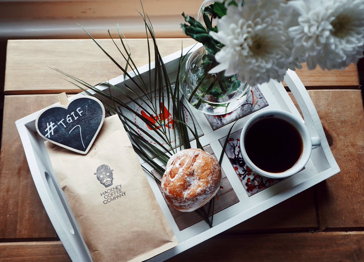 gokcegeorgiou's tweet photo. Friday morning starts with @hackneycoffeeco ☕️🍩 Himmm so tasty 😋Snapchat:gokceocal 👻
#hackneycoffeeco #coffeetime https://t.co/Nhv6ybyMgY