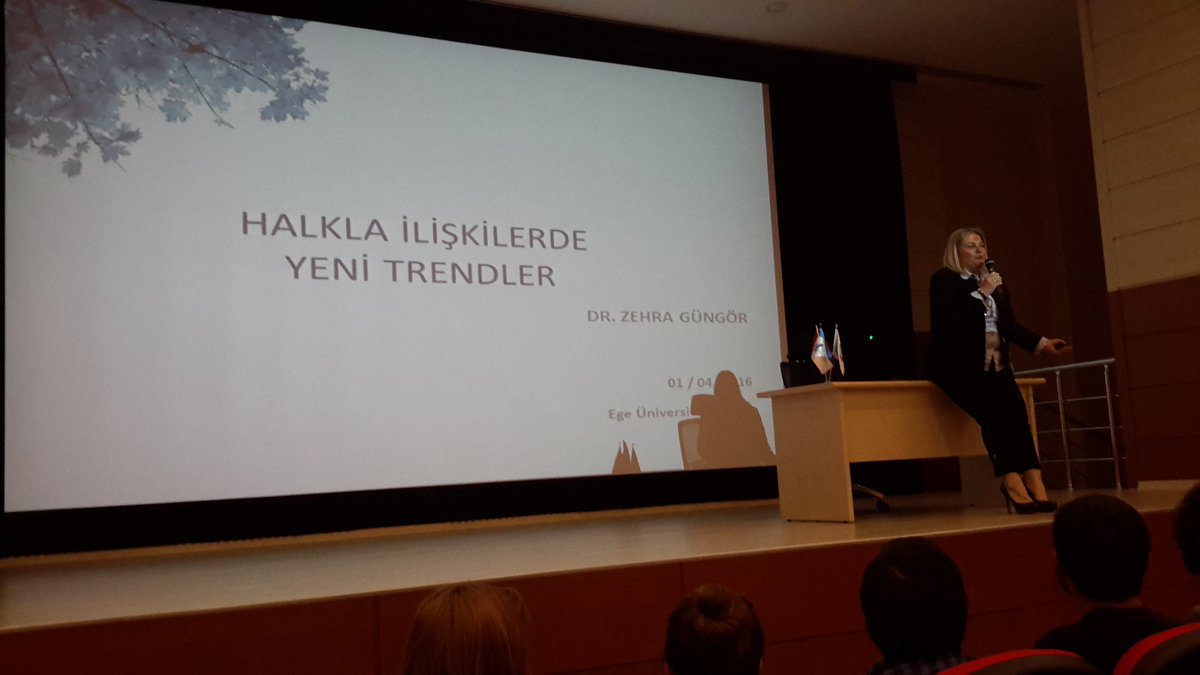 Dr.Zehra Güngör Halkla İlişkilerde Yeni Trendler adlı sunumuna başladı