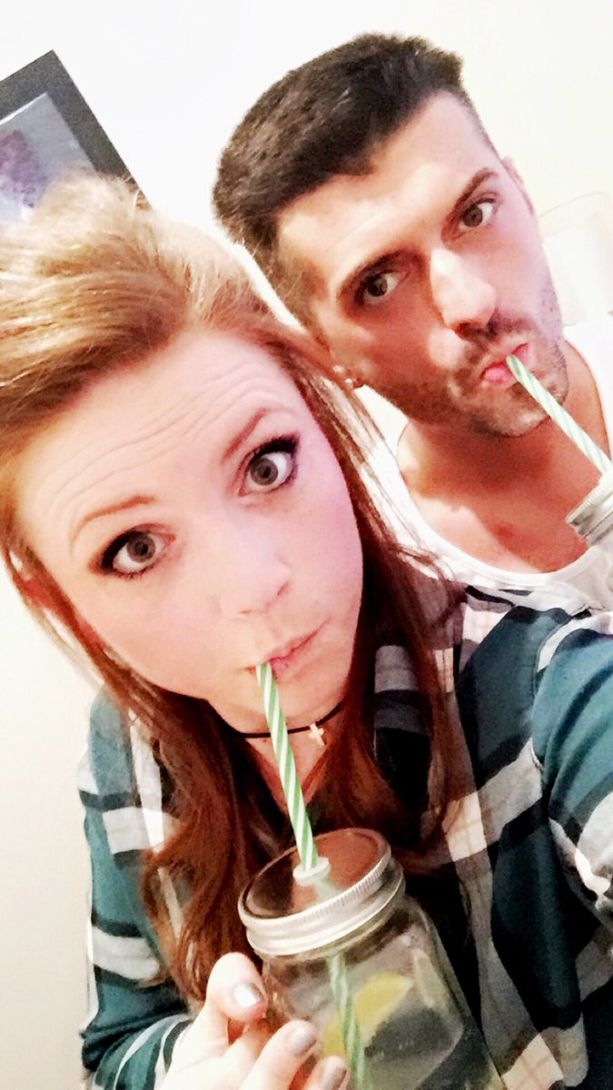 vicredstar's tweet photo. ๐ซ #bestest #nolippy #chinesehair #gin https://t.co/ufrRNycemO