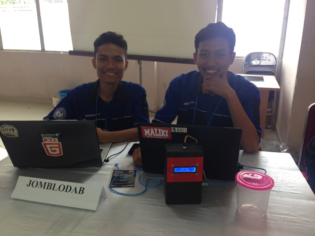 ETIME_PNJ's tweet photo. [Live Report] Tim Jomblo DAB (Universitas Negeri Yogyakarta) 
#ETIME2016 #InnovationEverySecond https://t.co/5aSffw1keA