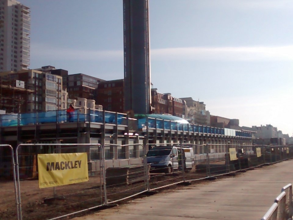 i360_brighton's tweet photo. The hoardings are down - you can finally get a good look at our beach building. https://t.co/2i3dbRr6i2