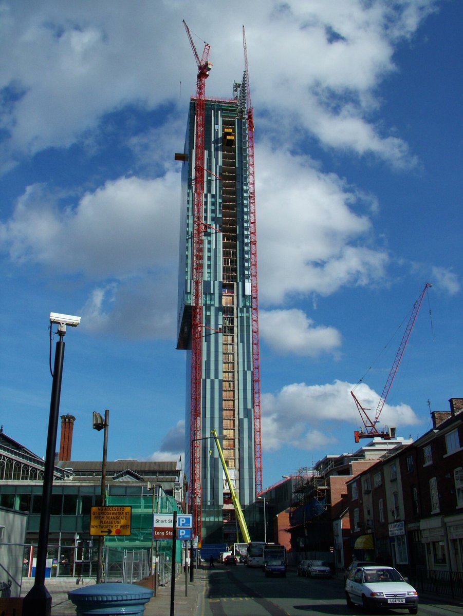 ComedyStoreMCR's tweet photo. Amazing view of The Hilton this morning - being dismantled to be rebuilt piece by piece in London @MENnewsdesk https://t.co/Gn0WJdjNVx
