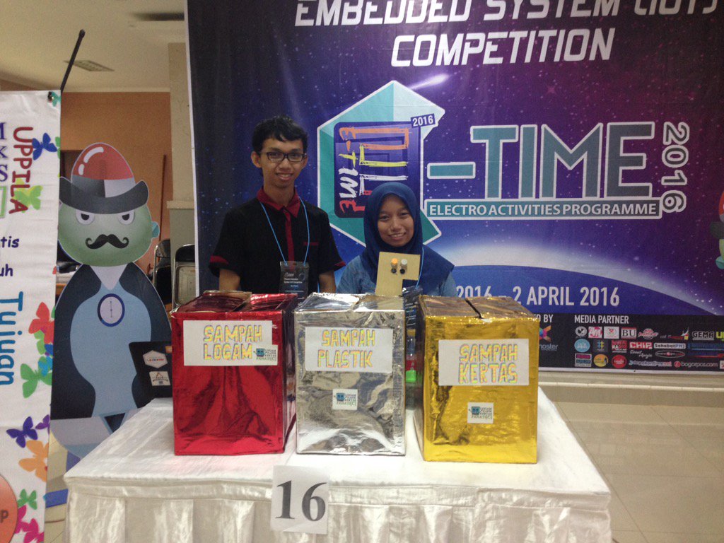 ETIME_PNJ's tweet photo. [Live Report] Tim UPPILA (Universitas Brawijaya) 
#ETIME2016 #InnovationEverySecond https://t.co/BrzmaKA0o9