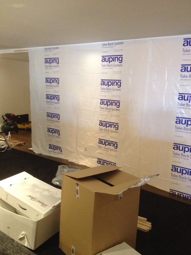 Drukdoende met de verbouwing, welke gestaag vordert! Uiteraard zijn wij gewoon open!