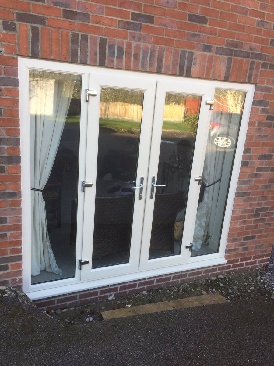 framefastuk's tweet image. When someone attempts to break in to a #framefast window. #fail #securedbydesign 👍🏻💪🏻💪🏻💪🏻