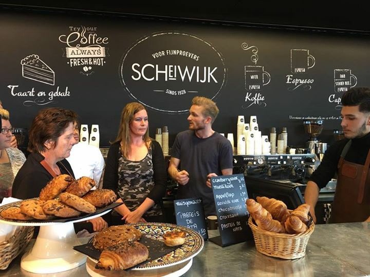 It's #linealove <a href="/Scheiwijk/">Scheiwijk A27</a> met onze <a href="/lexwenneker/">Lex Wenneker</a> #training #samenwerking #lamarzocco #trots