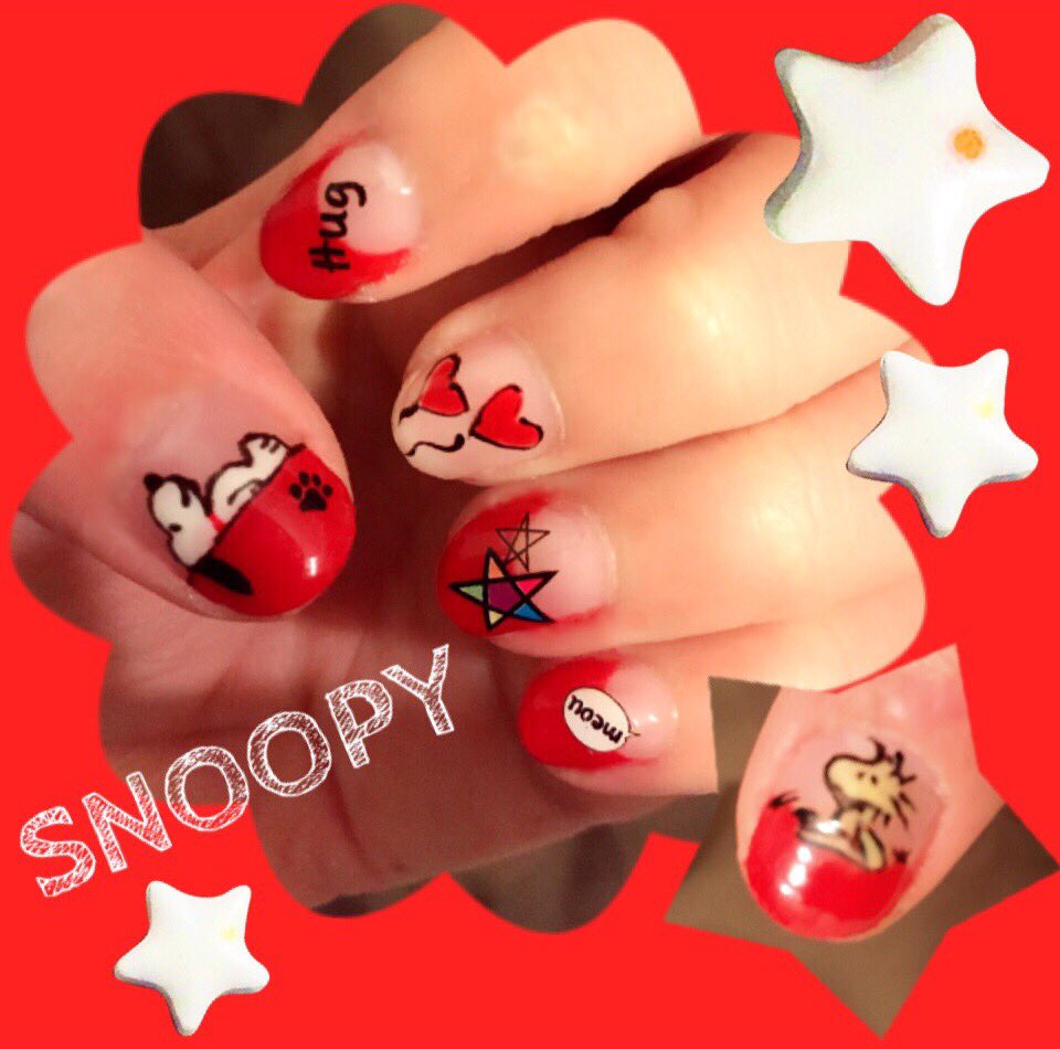 Band Maid Akane 在 Twitter 上 スヌーピーネイル 赤い屋根の上で寝ているスヌーピーをイメージしながら描きました 親指にはスヌーピーとウッドストック T Co H2tffk4qfd Twitter