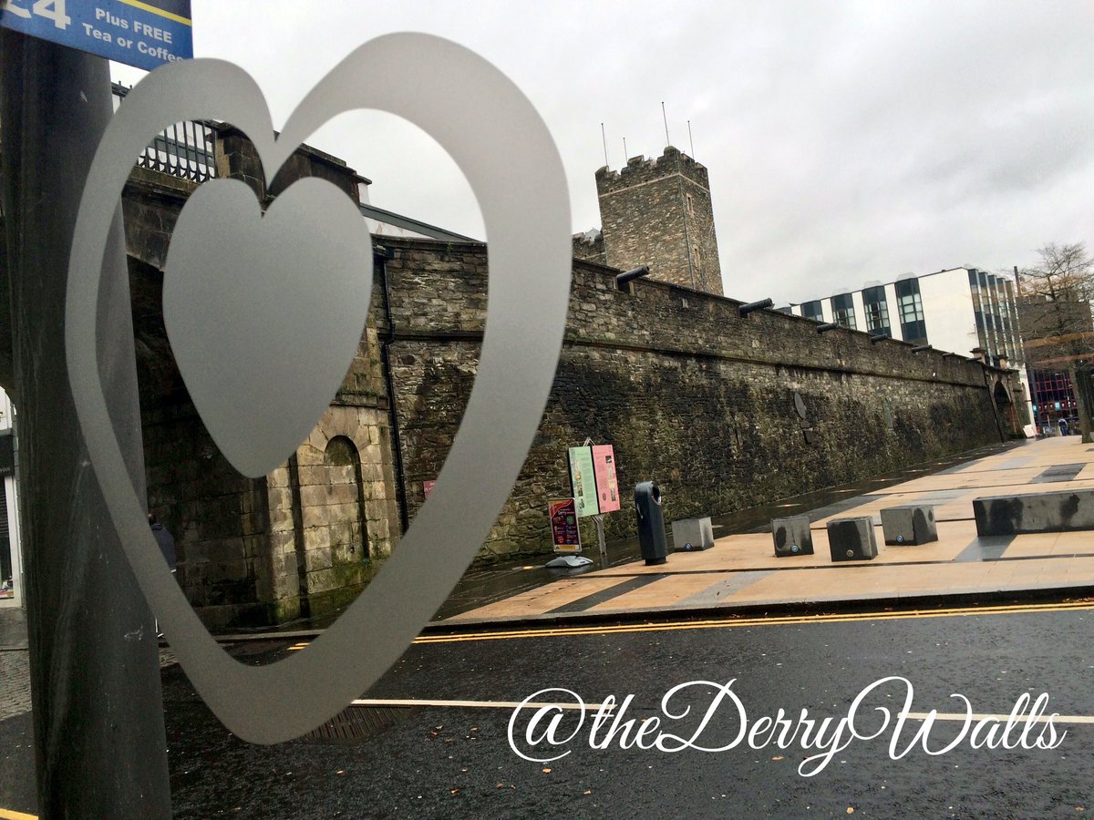 thederrywalls's tweet photo. Loving this way to view #theDerryWalls on a wet &amp; grey Friday morning. By Shipquay Gate. @irishwalledtown https://t.co/zdpvOOiCWu