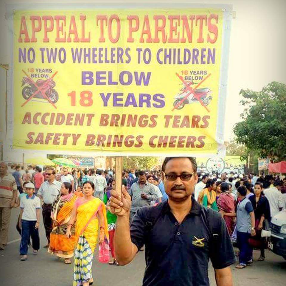 ajaydevgncg's tweet photo. #novehicels to #below18 ✌🏍⛌
@ajaydevgn @narendramodi @nitin_gadkari @TarunRathi9898 @drramansingh @brijmohan_cg https://t.co/LnkADSPUiD