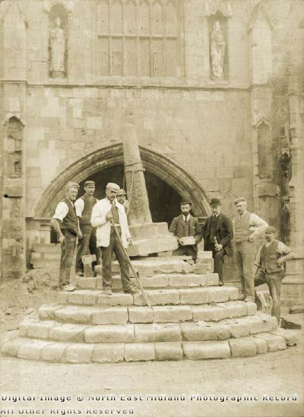 Picture_Past's tweet photo. Moving #Priory #Gatehouse #cross at #WorksopPriory 1896 @worksoppriory #Worksop #Victorian https://t.co/GD7q0mcOI6 https://t.co/b1KKkCStLW