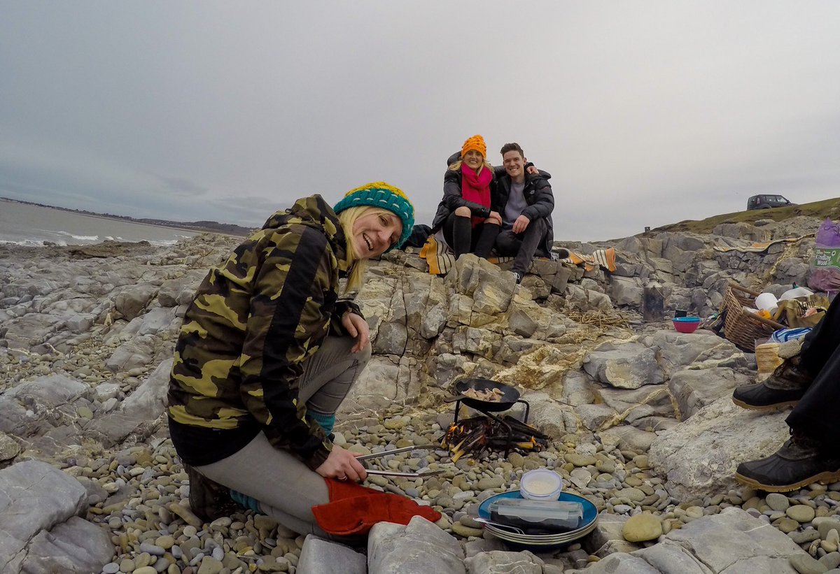 kingingit100's tweet photo. @visitthevale top foraging and seaweed scoffing for breakfast! Thanks Nicola ππ @visitwales #findyourepic https://t.co/CAuGLNd8dS