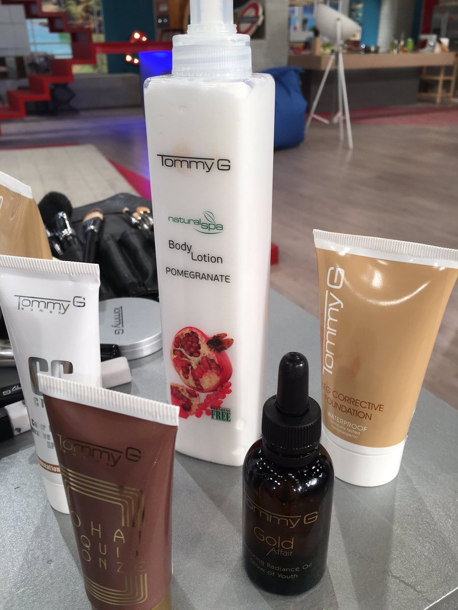 fayskorda's tweet photo. Κάντε retweet💖πέντε τυχερες💖κερδίζετε body lotion,λαδακι για το πρόσωπο,cc cream για το πρόσωπο κ foundation σώματος https://t.co/imCt6HYZrv