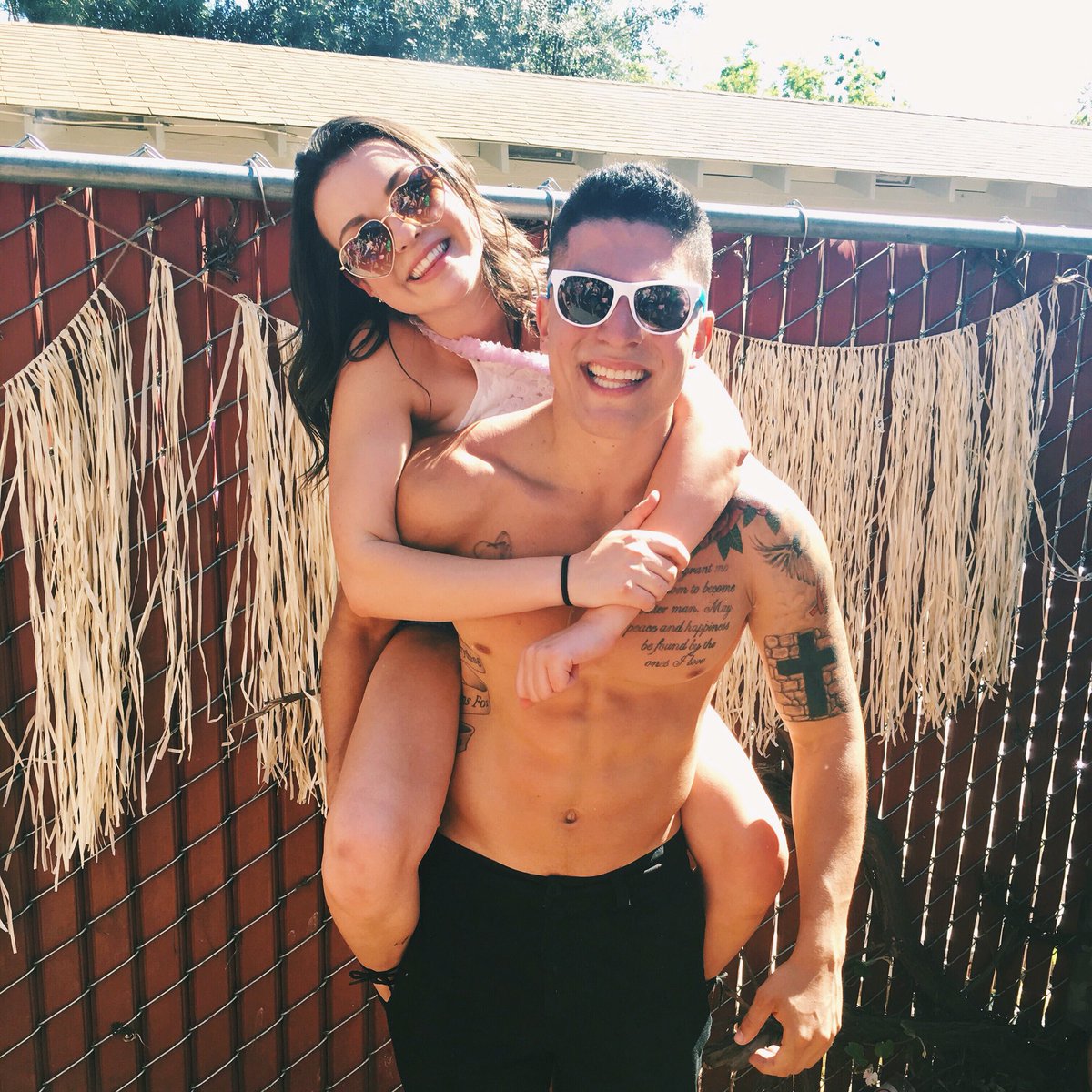 luciaaaanna's tweet photo. Best day of my life tbh. Thankful for the best holiday ever. #Chavez 🌴🌞 https://t.co/Ut84V7uAJ6
