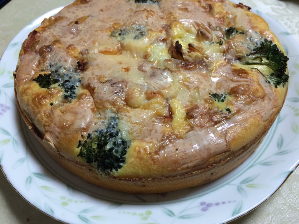 sweetlover225's tweet photo. 野菜たっぷり、チーズたっぷりのケークサレ作りました😆💖
美味しい😆💖！

#お菓子作り好きな人と繋がりたい
#くりえいてぃ部 https://t.co/wO84Amcdf7