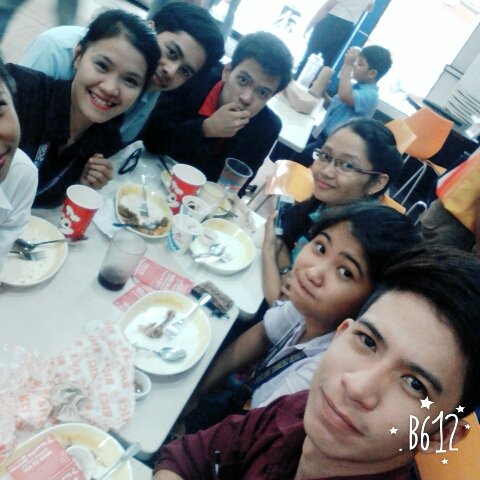 maykelandrew's tweet photo. #JOBFAIR2016 Groupie :) #GraduatingChampions https://t.co/obR1vuEdKz