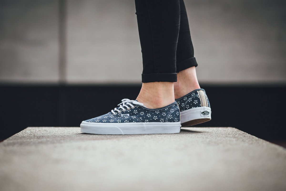 vans authentic webbing