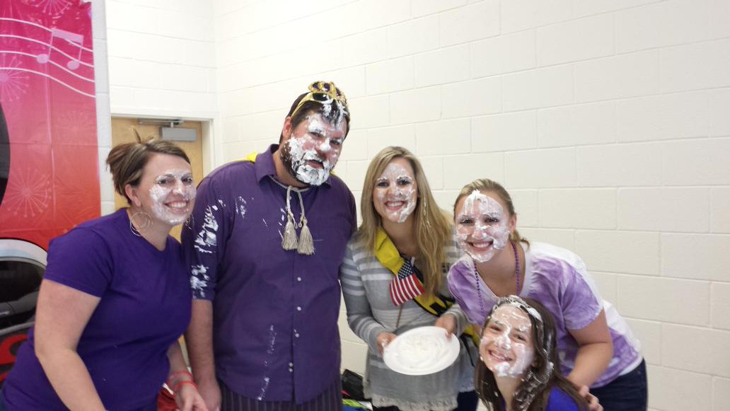 AlmandBonnie's tweet photo. Take a pie for a cure at TRE! #ensuringsuccess #hcs2016 https://t.co/zAJ0IQMEdk