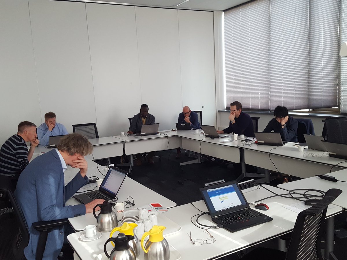 isedouwes's tweet image. @Oracle_NL #handson workshop tech friday #oraclesites #oraclepaas in progress #easyaspromised?