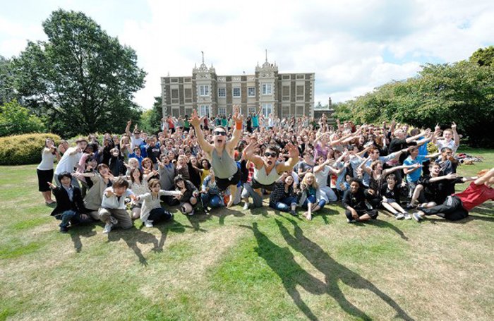 TheStage's tweet photo. .@Drama_Studio and @rosebruford students win £10k drama prize https://t.co/LW5rrzEglQ https://t.co/wYrxUt1QgV