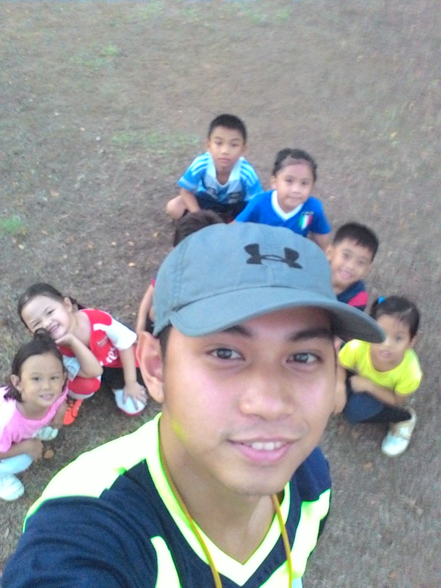 jaimebatucan's tweet image. After the days session with the kids #crocsfc