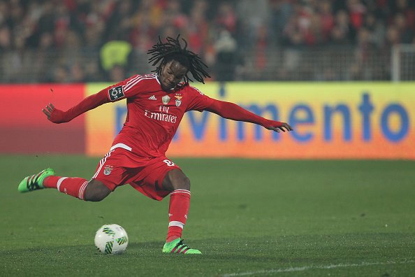 manchreds's tweet photo. [Multi Desportos] Renato Sanches (18th, Midfielder) akan segera berseragam Manchester United musim panas nanti. https://t.co/rgmwJgdLyd