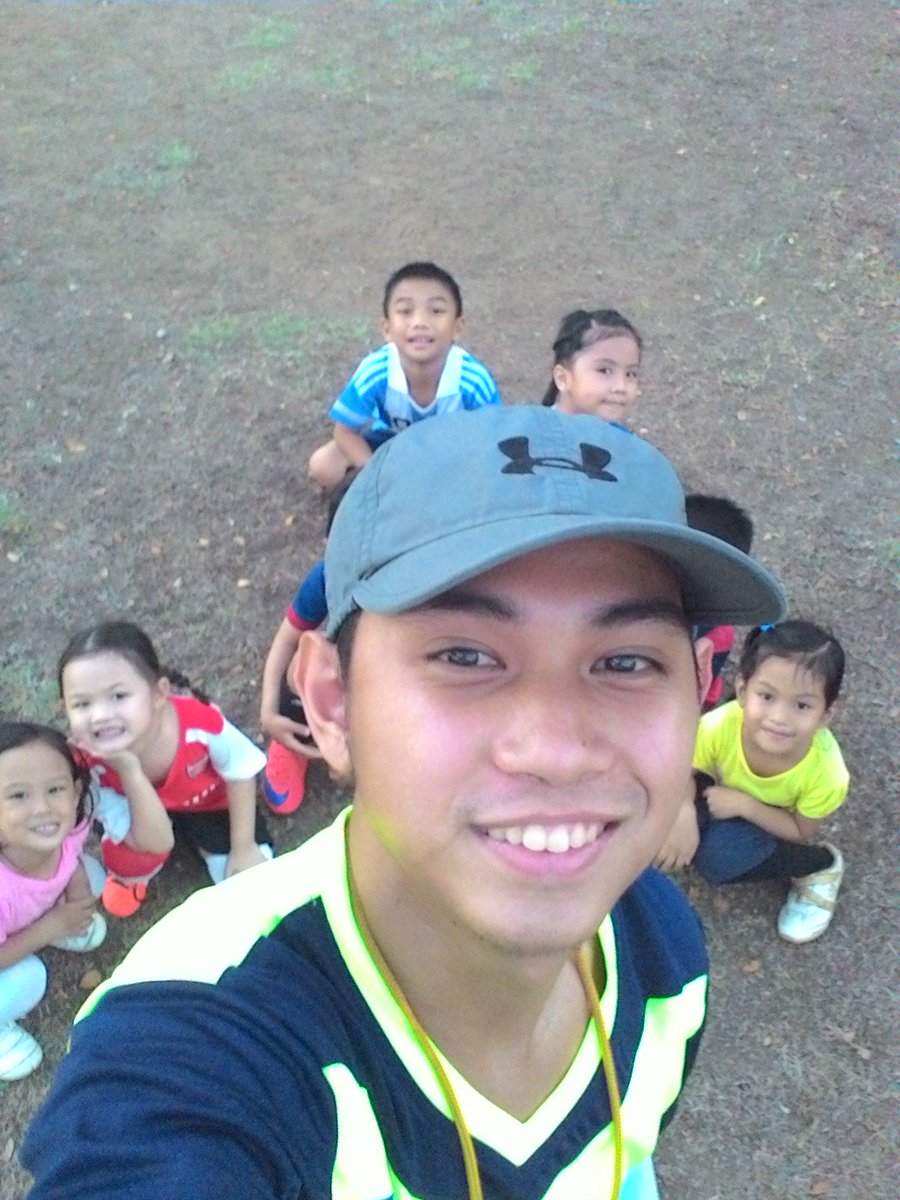 jaimebatucan's tweet image. After the days session with the kids #crocsfc