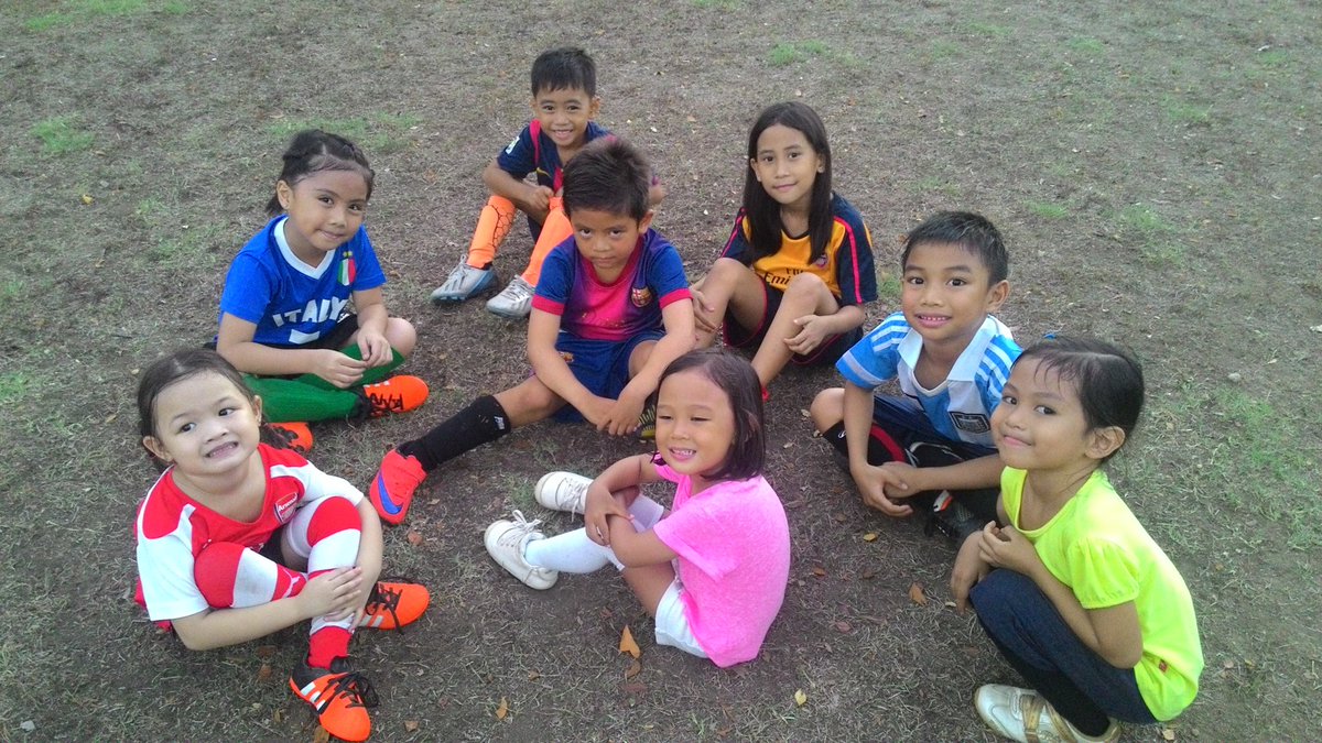 jaimebatucan's tweet image. After the days session with the kids #crocsfc