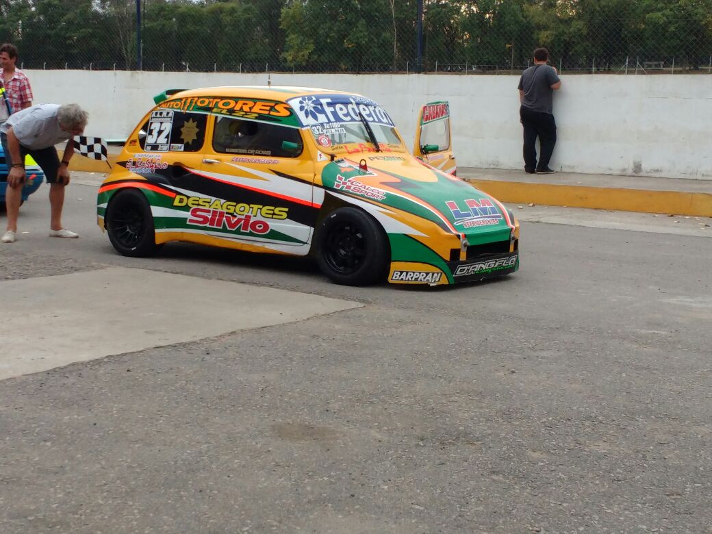 ALMAPRENSA's tweet photo. Más autos y pilotos que están instalados en Arrecifes escenario de la 2da. fecha del año A.L.M.A Nueva Generación. https://t.co/OnBiCxowMx