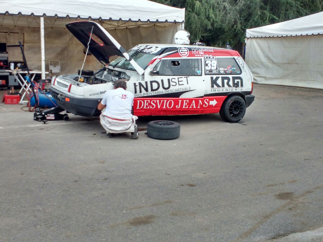 ALMAPRENSA's tweet photo. Más autos y pilotos que están instalados en Arrecifes escenario de la 2da. fecha del año A.L.M.A Nueva Generación. https://t.co/OnBiCxowMx